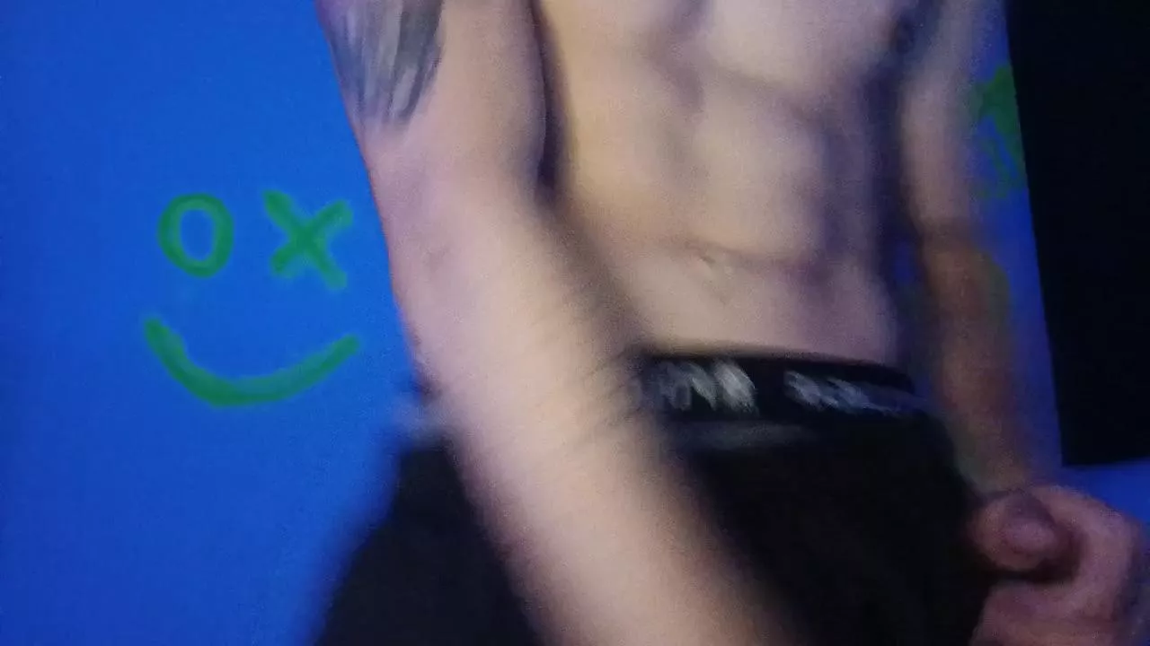 Offline Zyonprive on Cam4