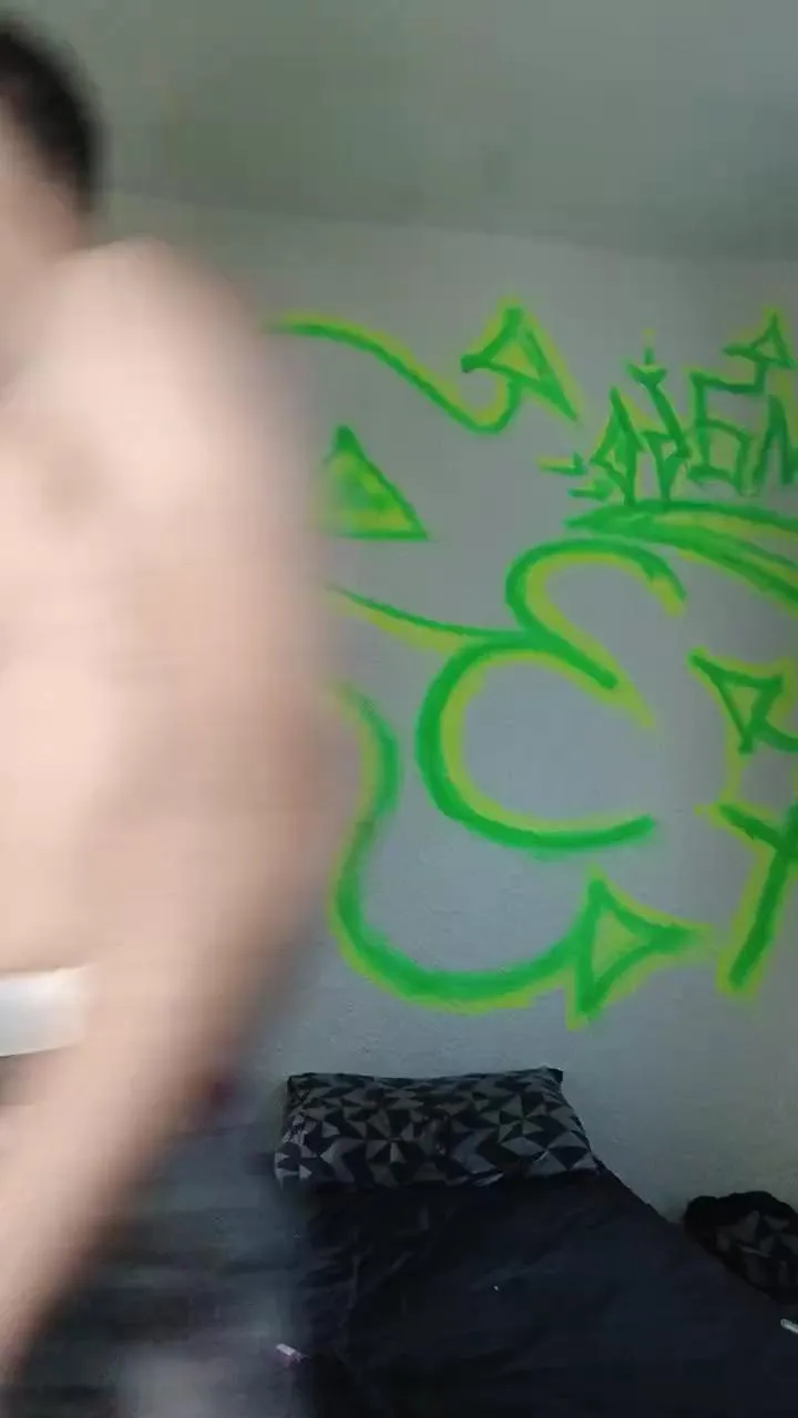 Offline Zyonprive on Cam4