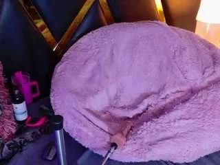 Offline adelnesbitt on CamSoda