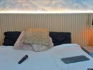 Freechat ainarajimenez on CamSoda