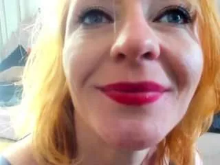 Freechat alisaredheir on CamSoda