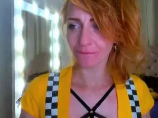 Freechat alisaredheir on CamSoda