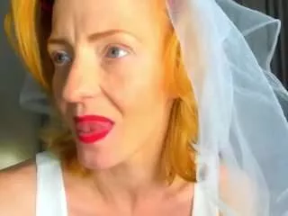 Freechat alisaredheir on CamSoda