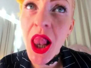 Freechat alisaredheir on CamSoda