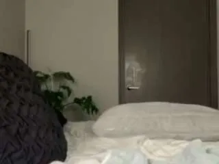 ari-jade — squirt show [550 tokens remaining]