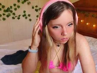 Freechat ayralust on CamSoda