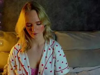 Offline casey-sweeet on CamSoda