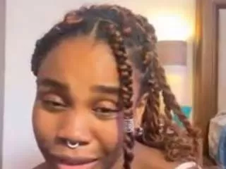 cassandraray on CamSoda 