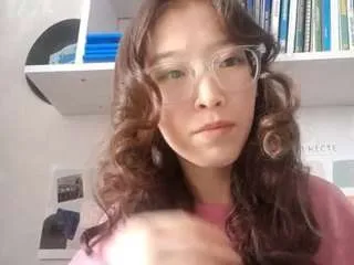 caterinaholmers — Shirt off [443 tokens remaining]