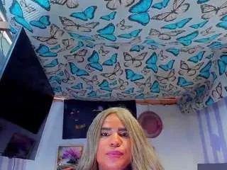 Freechat clodymalla22 on CamSoda