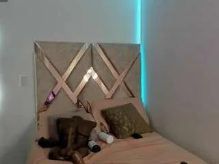 dana-curly on CamSoda 