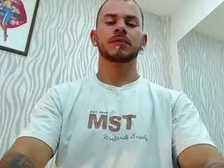 Freechat dylanjacobxx on CamSoda