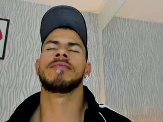 Freechat dylanjacobxx on CamSoda