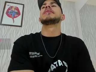 Freechat dylanjacobxx on CamSoda