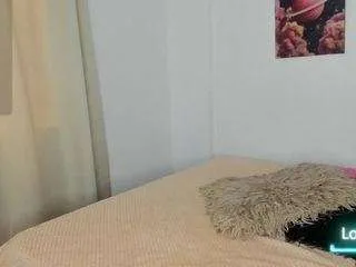 Freechat ebony-cutte on CamSoda