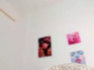 Freechat ebony-cutte on CamSoda