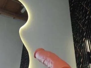 Freechat ebonyyhot on CamSoda