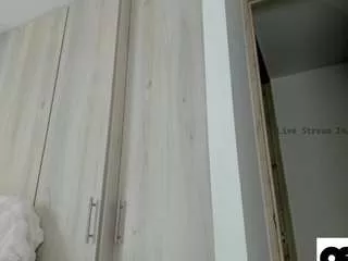 Offline emilymejia on CamSoda