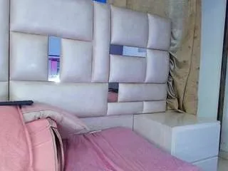 Offline emmacurvy on CamSoda