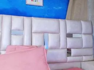 Offline emmacurvy on CamSoda