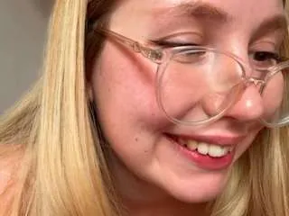 Offline honeyaudrey on CamSoda