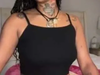 iambaldheadbrittany on CamSoda