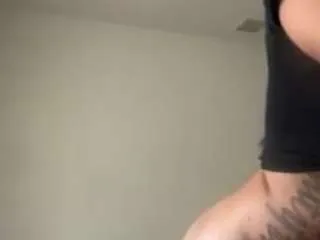 iambaldheadbrittany on CamSoda