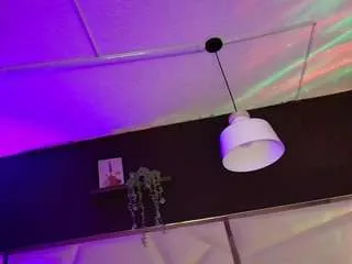 CamSoda inndra-hot is Freechat inndra-hot — Golden Ticket Show: anal (100 tokens per ticket)