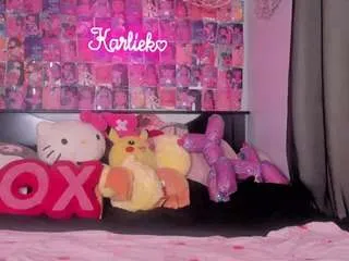 Offline karliekayozz on CamSoda