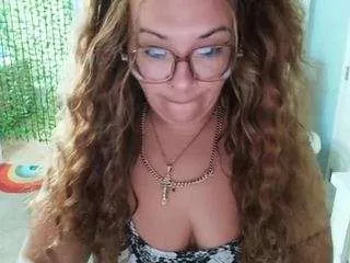 Freechat kinky-kris on CamSoda