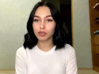 leacecchini — Nacked dance [943 tokens remaining]