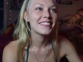 Offline lilfknsquirt on CamSoda