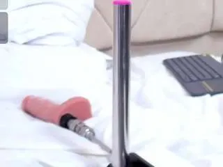 Offline lilitrobins on CamSoda