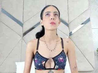 Offline lilitrobins on CamSoda