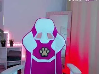 Freechat livingdolly on CamSoda