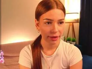 mayadubrock on CamSoda 