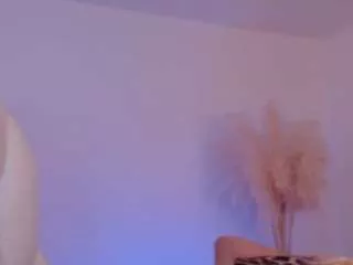 Offline mia-rousse11 on CamSoda