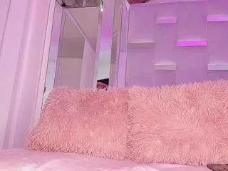 Freechat mia-ssweett1 on CamSoda