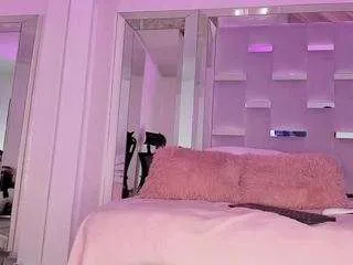 Freechat mia-ssweett1 on CamSoda