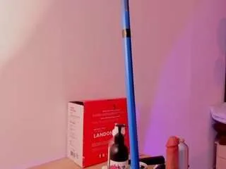 Freechat miaafarrel on CamSoda