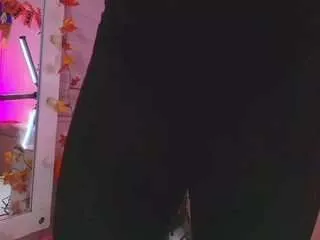 Freechat mssbombom on CamSoda