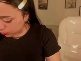 CamSoda niicole-fox2 is Freechat niicole-fox2 — come with me in private and I'll give you domi control for free!