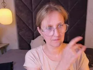 Offline parischerry on CamSoda