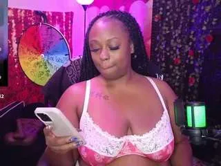 Freechat queencroze on CamSoda