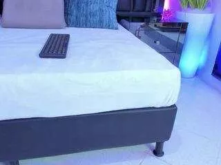 Freechat sarayroyse on CamSoda