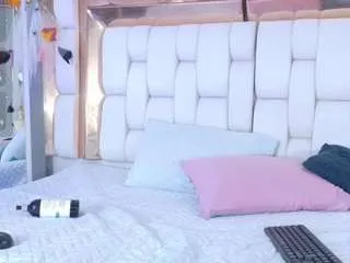 Freechat sexysistter on CamSoda