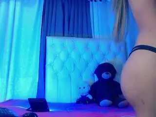 Freechat shantalldior7 on CamSoda