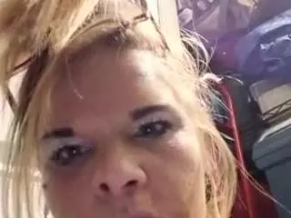 Offline slut4uxo on CamSoda