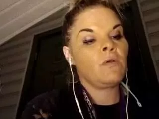 Offline slut4uxo on CamSoda