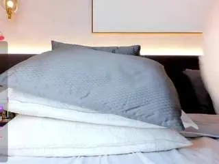 solavelar — Blonde angel with a naughty mind, Control my pussy and make my legs shake [99 tokens remaining]